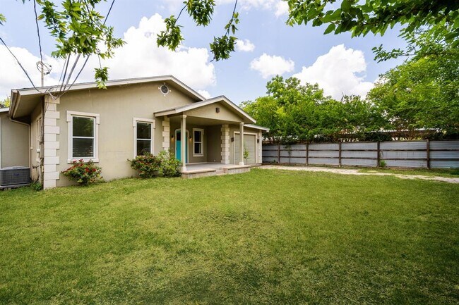 Building Photo - 5212 Joe Sayers Ave