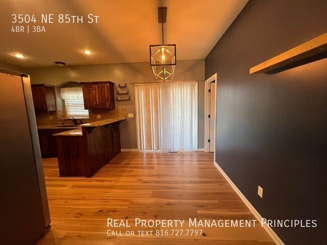 Building Photo - 3504 NE 85th St