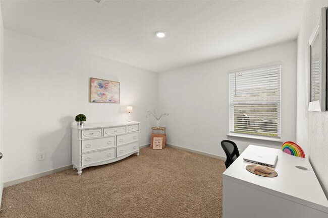 Building Photo - 8114 Buck Ln