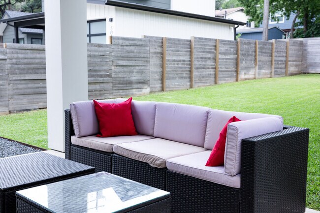 Building Photo - 507 S Park Dr