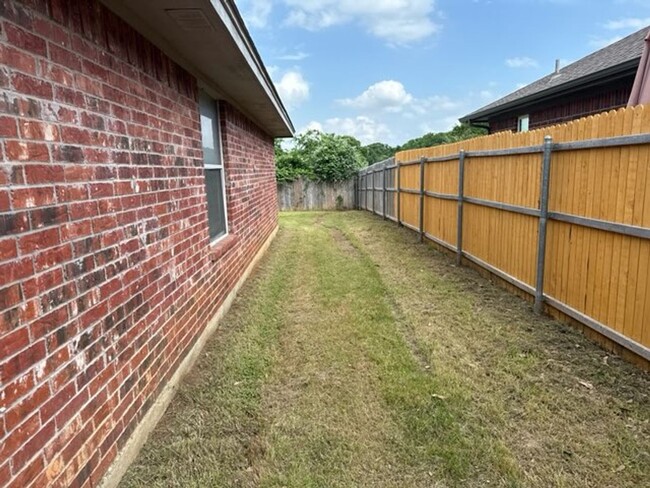 Building Photo - 716-716 Stribling Cir