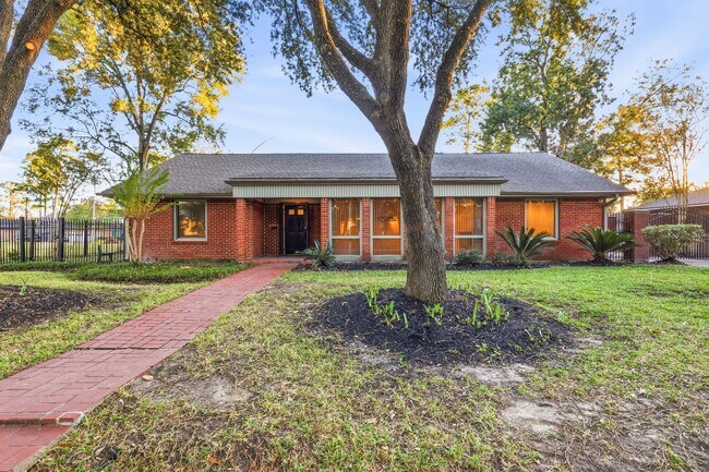 Primary Photo - 3338 Prospect St