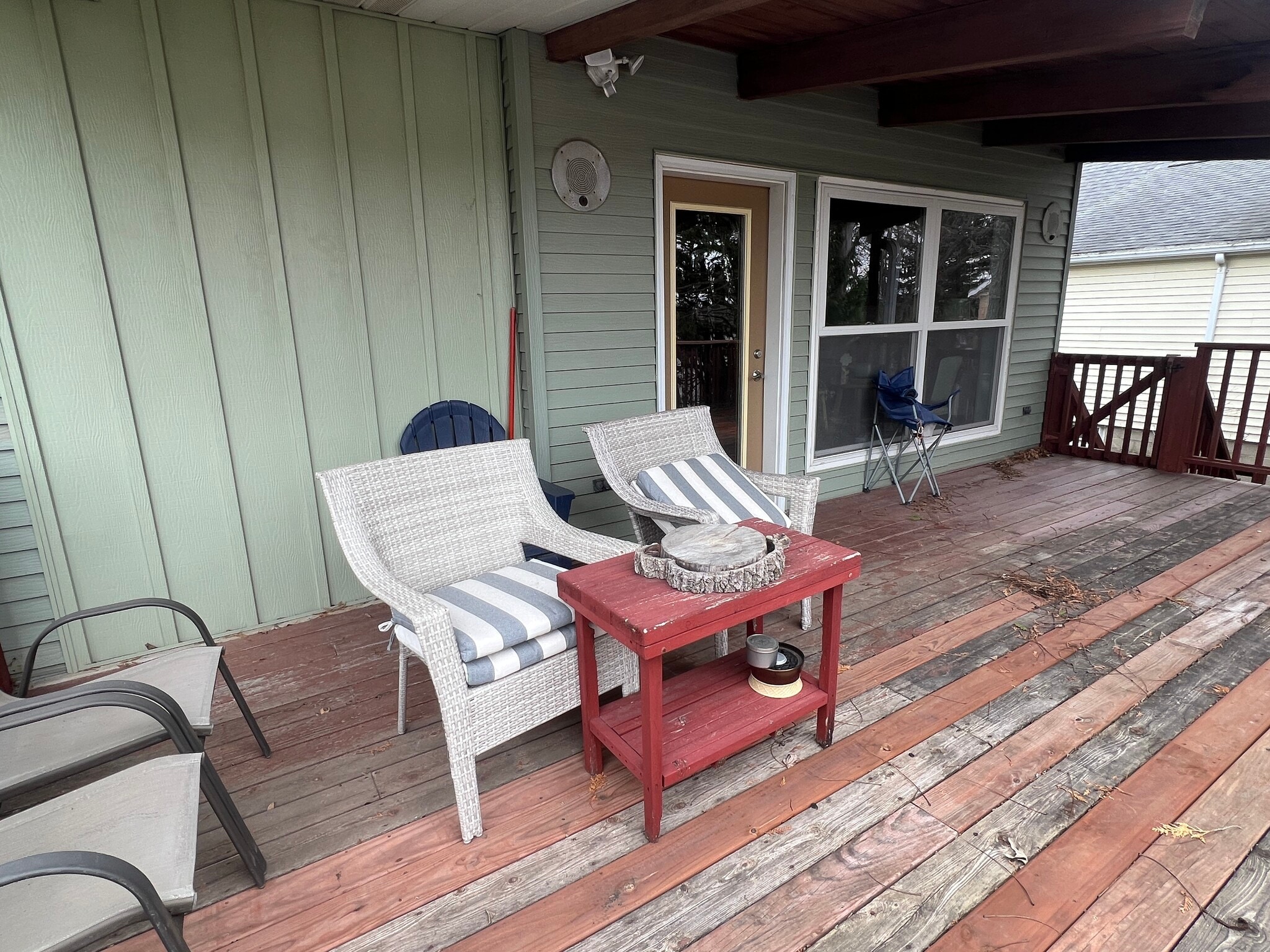 Building Photo - 136 14th St NE