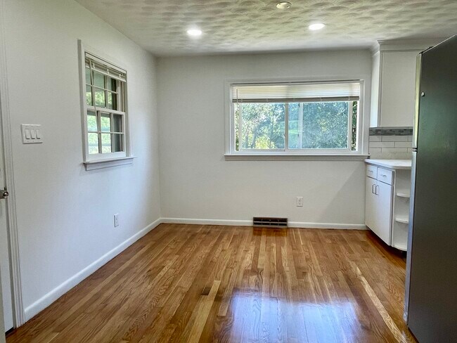 Building Photo - 3 Tufts Ln