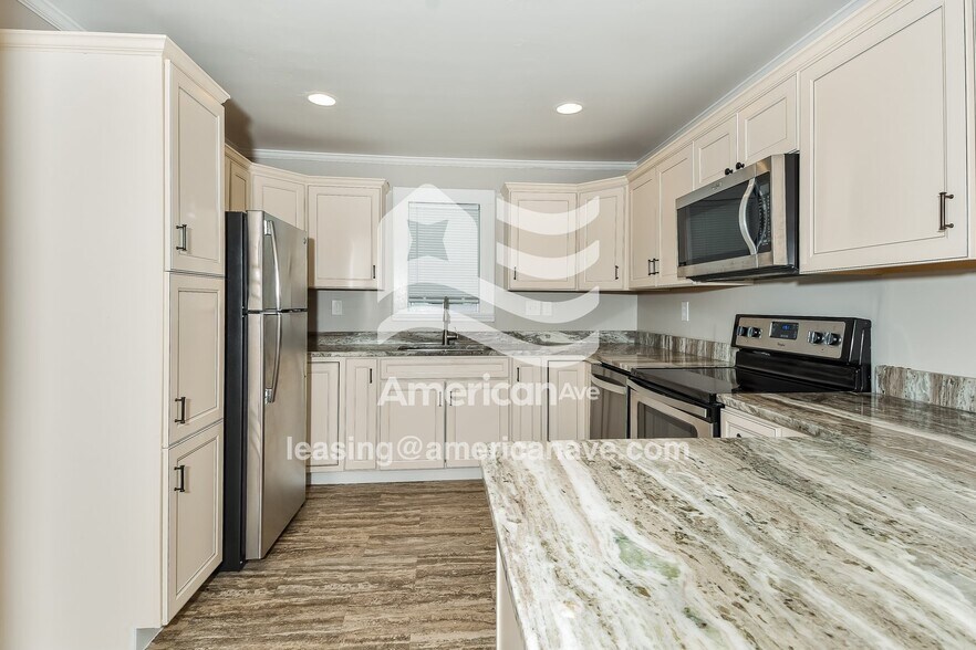 Building Photo - 1311 3rd St