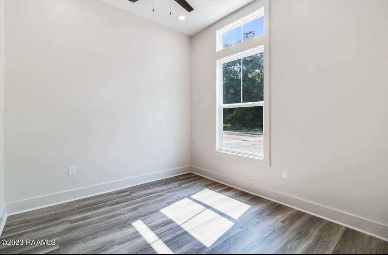 Building Photo - 108 E Broussard St