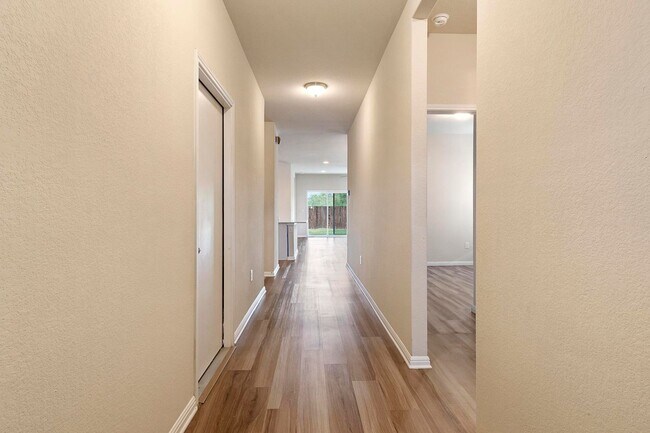 Building Photo - Gorgeous 4-bedroom home!
