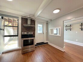 Building Photo - 202 Grand St