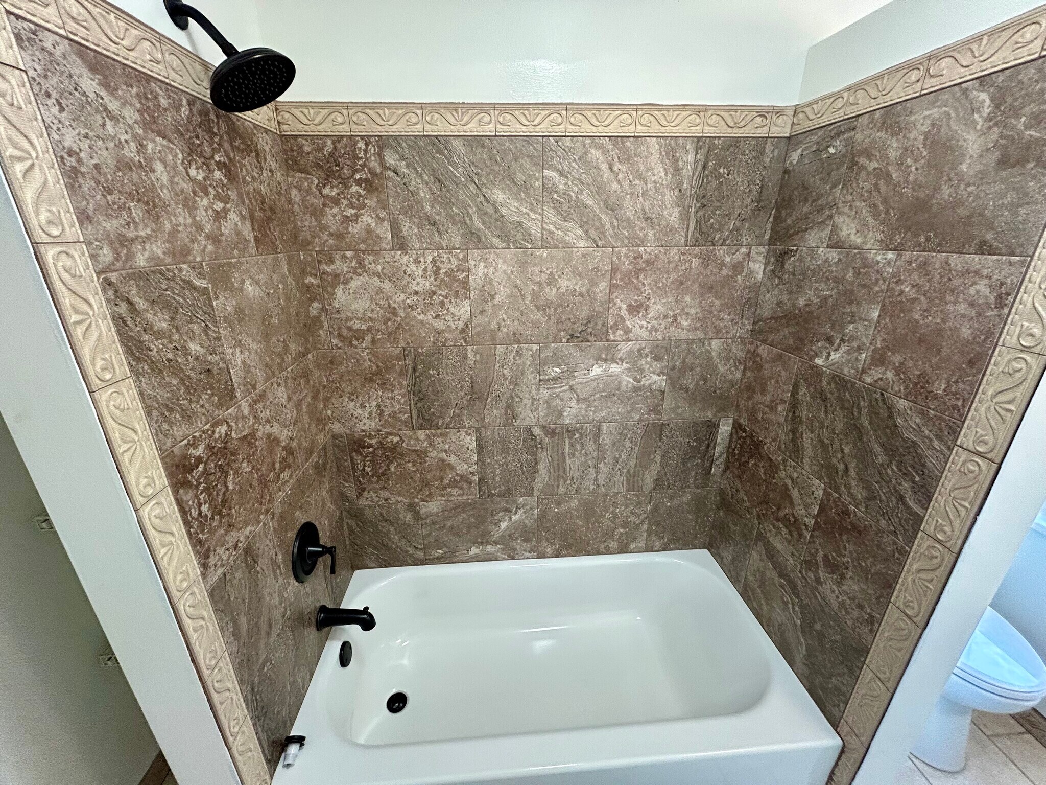 Building Photo - 2246 Birch St