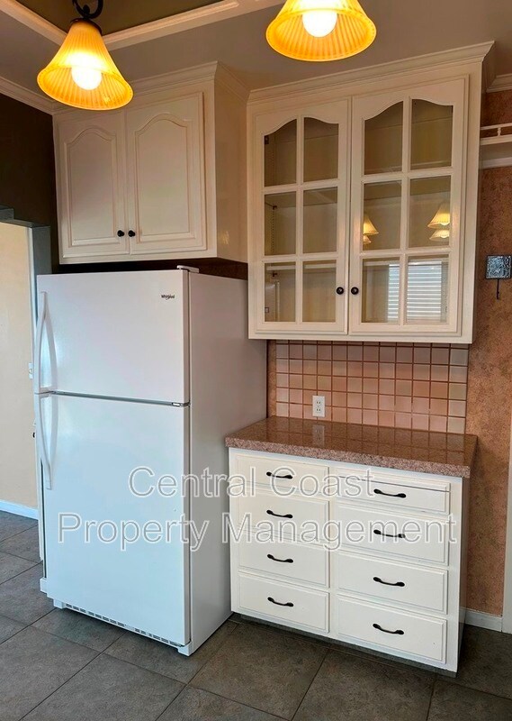 Building Photo - 254 Larkin St