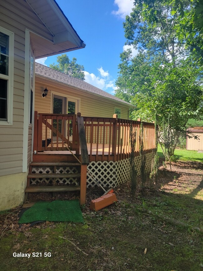 Building Photo - 739 Mockingbird Dr