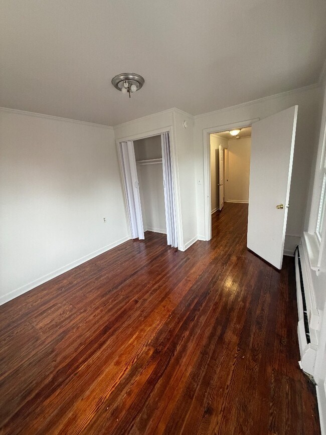 Building Photo - 607 Salem Ave