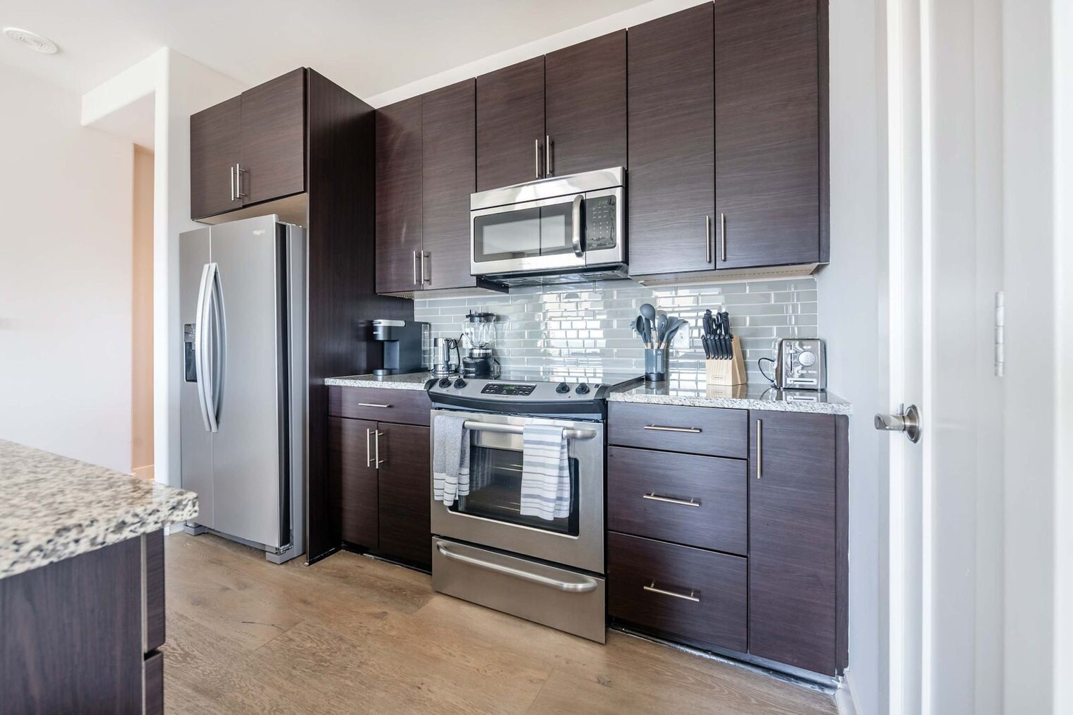 Building Photo - 10 Light St