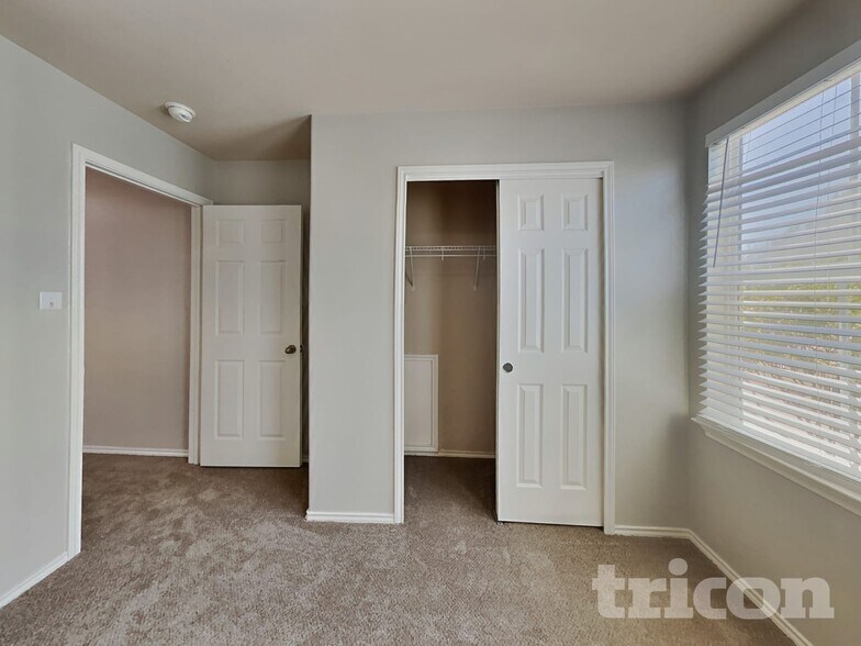 Building Photo - 18521 Mammoth Cave Blvd