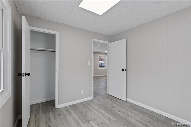 Building Photo - 3771 Gainesborough Dr