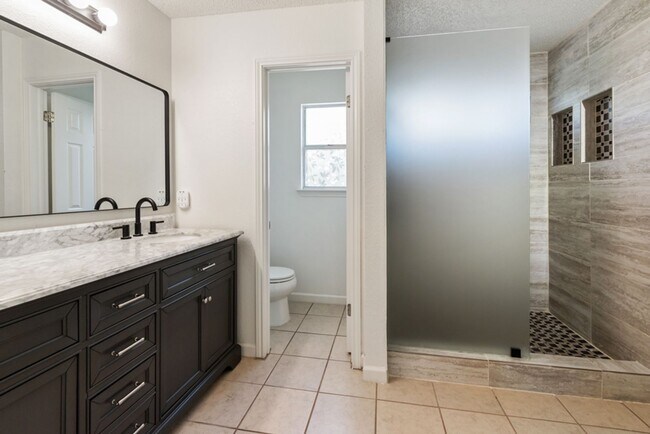 Building Photo - 1305 Cedar Brook Dr