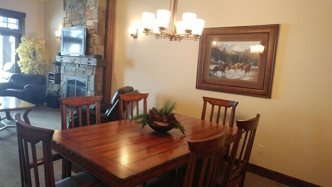 Building Photo - 50400 US 93 #201