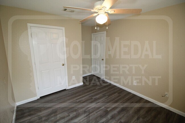 Building Photo - 3410 Cantabrian Dr