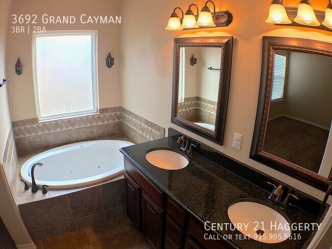 Building Photo - 3692 Grand Cayman Ln