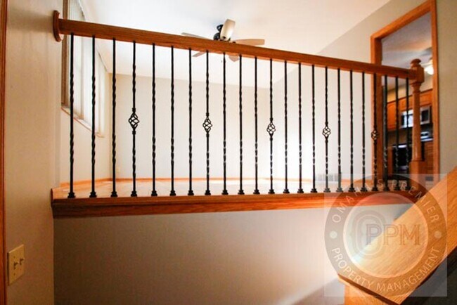 Building Photo - Spacious 3Bed/ 1Bath Home|$500 off the Deposit