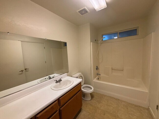 Building Photo - 4115 Ardmore Ave