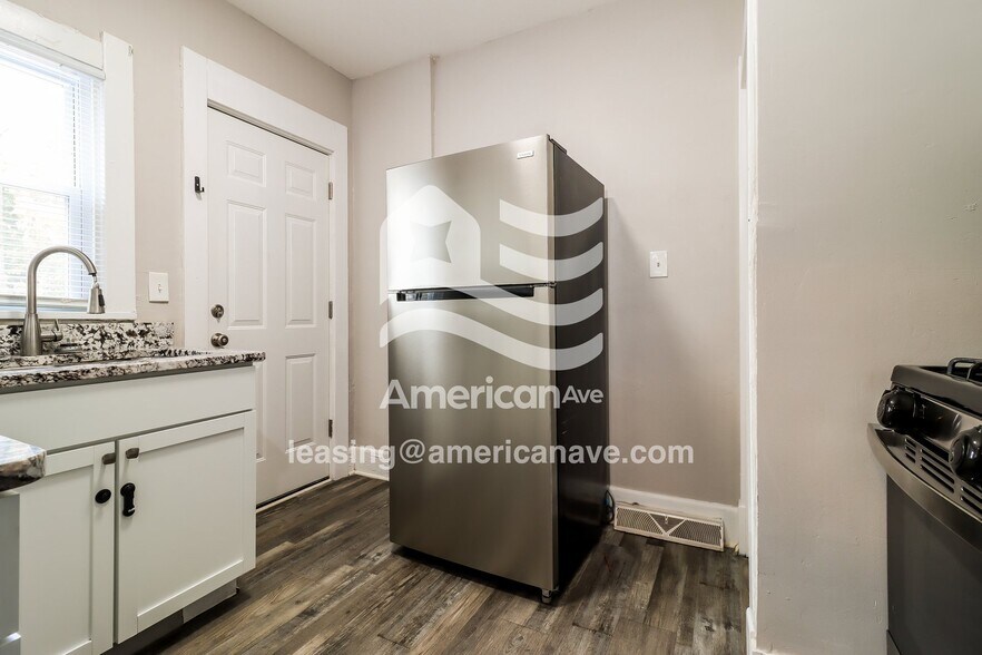 Building Photo - 617 Toronto Ave