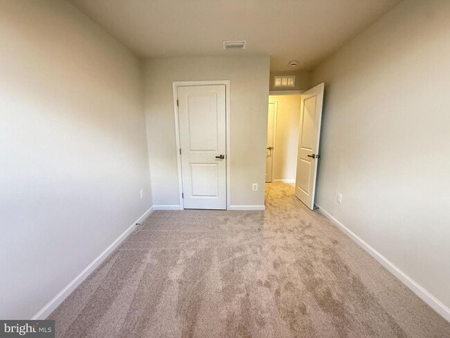 Building Photo - 647 Laurelwood Cir