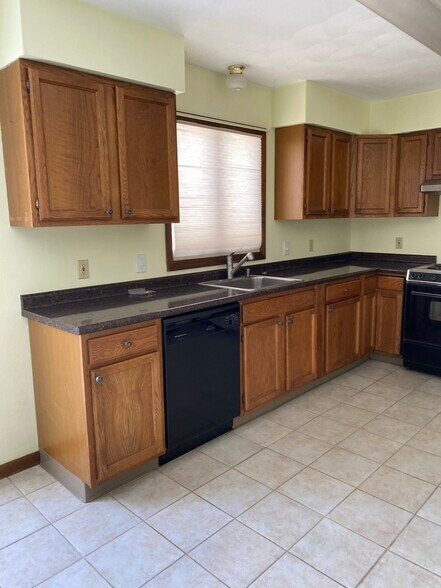 Building Photo - 988 Taft Ave