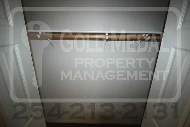 Building Photo - 2703 Lucille Dr