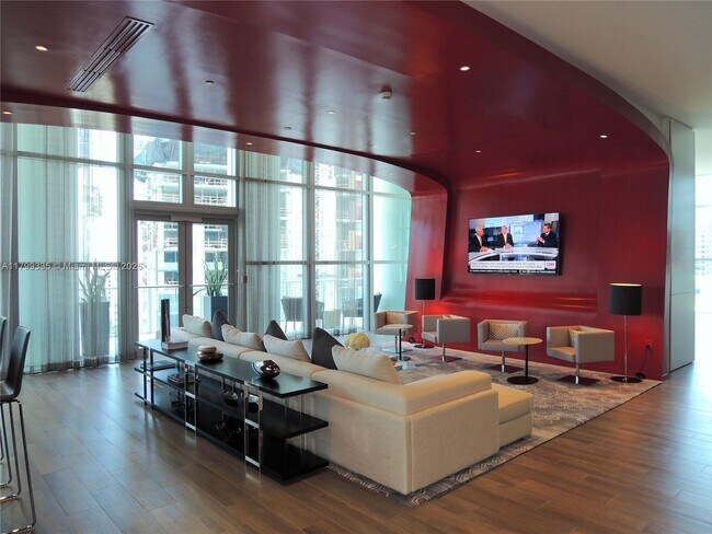 Building Photo - 1100S S Miami Ave