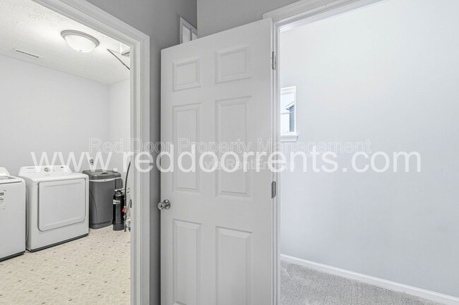 Building Photo - 8276 Sonata Pl