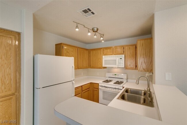 Building Photo - 350 S Durango Dr