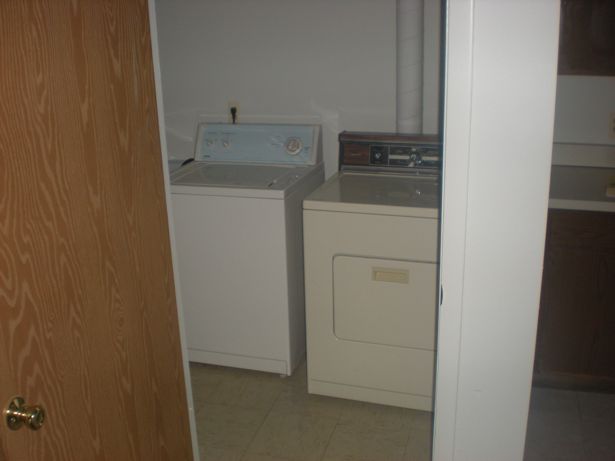 washer and dryer - 20418 Purlingbrook St