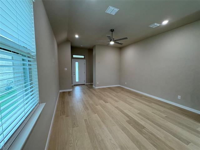 Building Photo - 411 Travine Dr