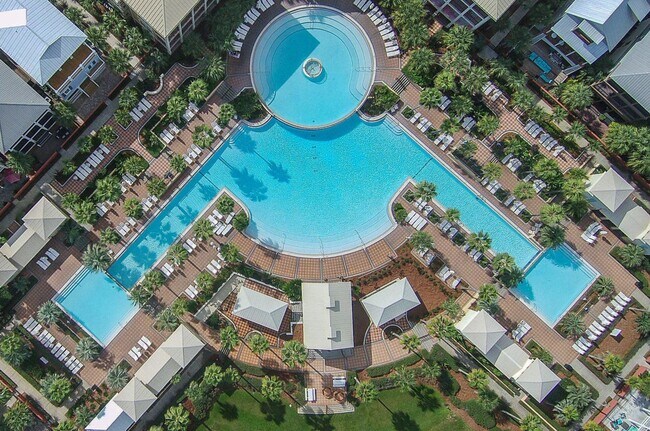 Building Photo - 50% off first months rent.  Open 3 bedroom...