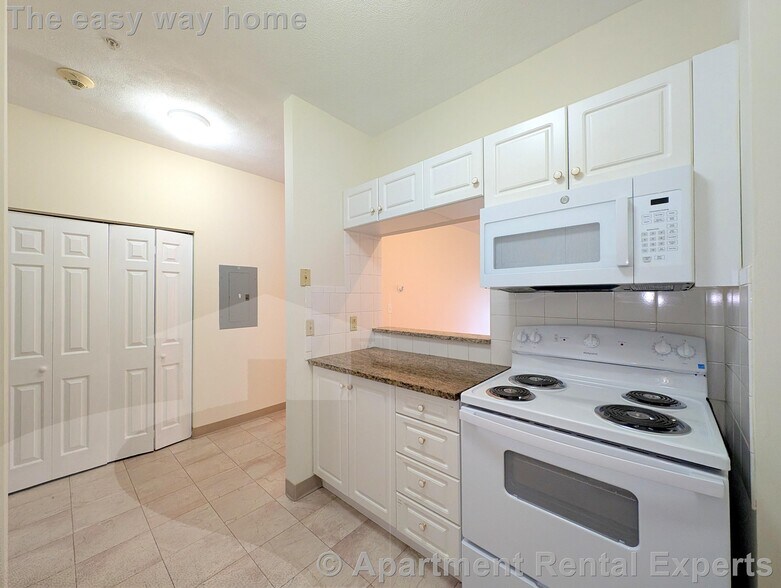 Building Photo - 373 Highland Ave