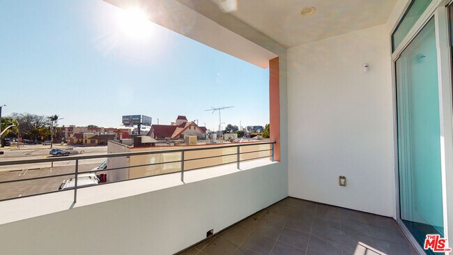 Building Photo - 938 Orange Grove Ave