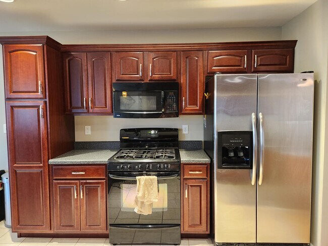 Building Photo - 8355 Nates Ln