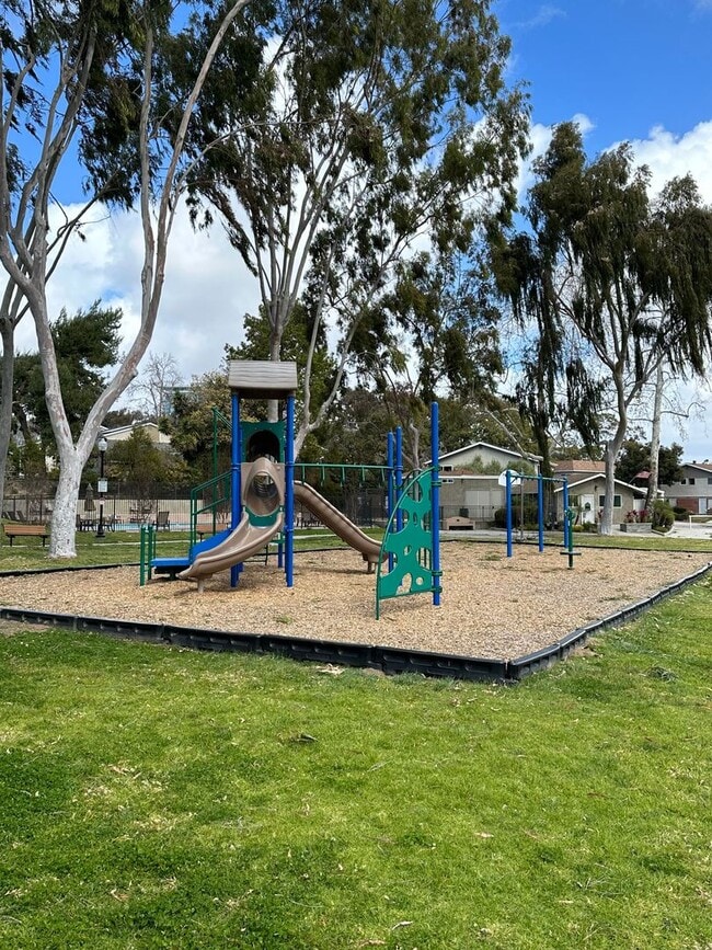 Building Photo - 7775 Camino Glorita