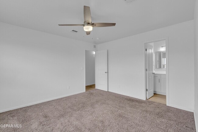 Building Photo - 13095 Emerald Hls Ave