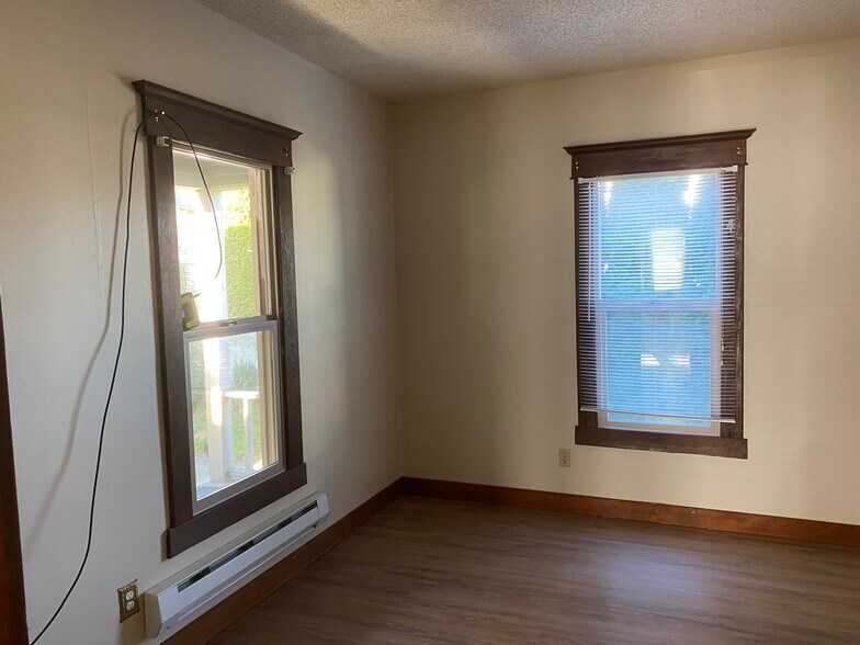 Building Photo - 1501 Sturgus Ave S