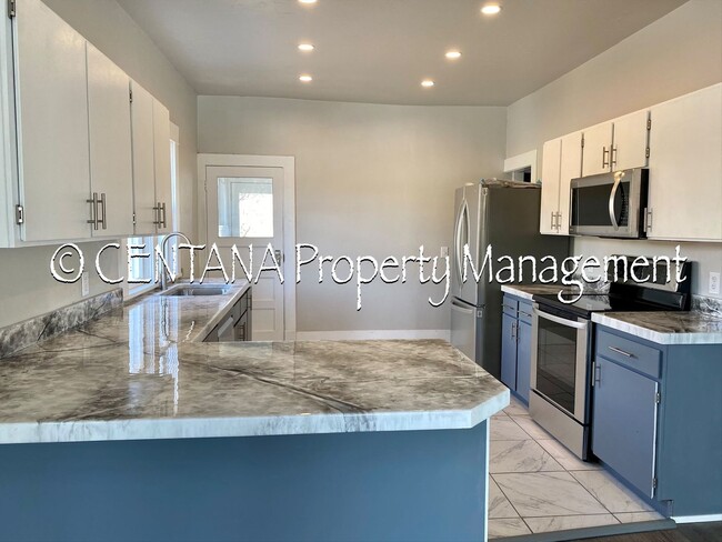 Building Photo - Gorgeous remodeled home!