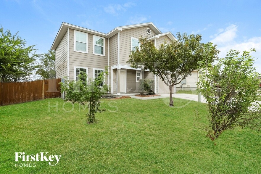 Building Photo - 1442 Frio Run