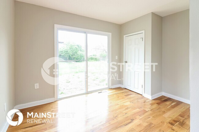 Building Photo - 308 Jefferson Ln