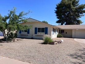 Building Photo - 3015 E Desert Cove Ave