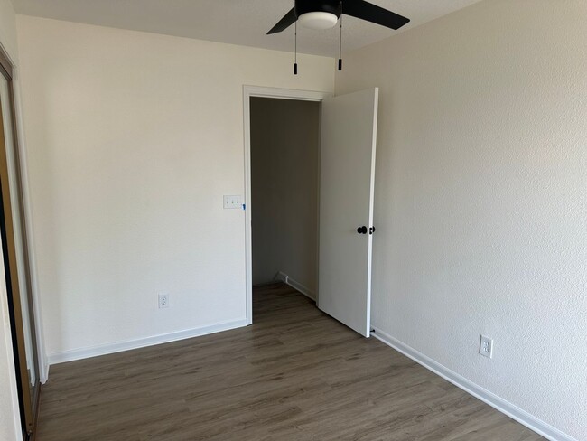 Building Photo - 3 Bedroom Townhome With Garage And Storage