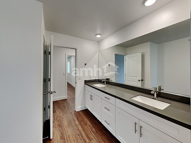 Building Photo - 9145 S Conquistador St