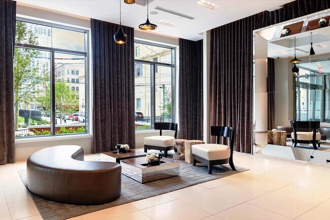 Building Photo - 110 1st St