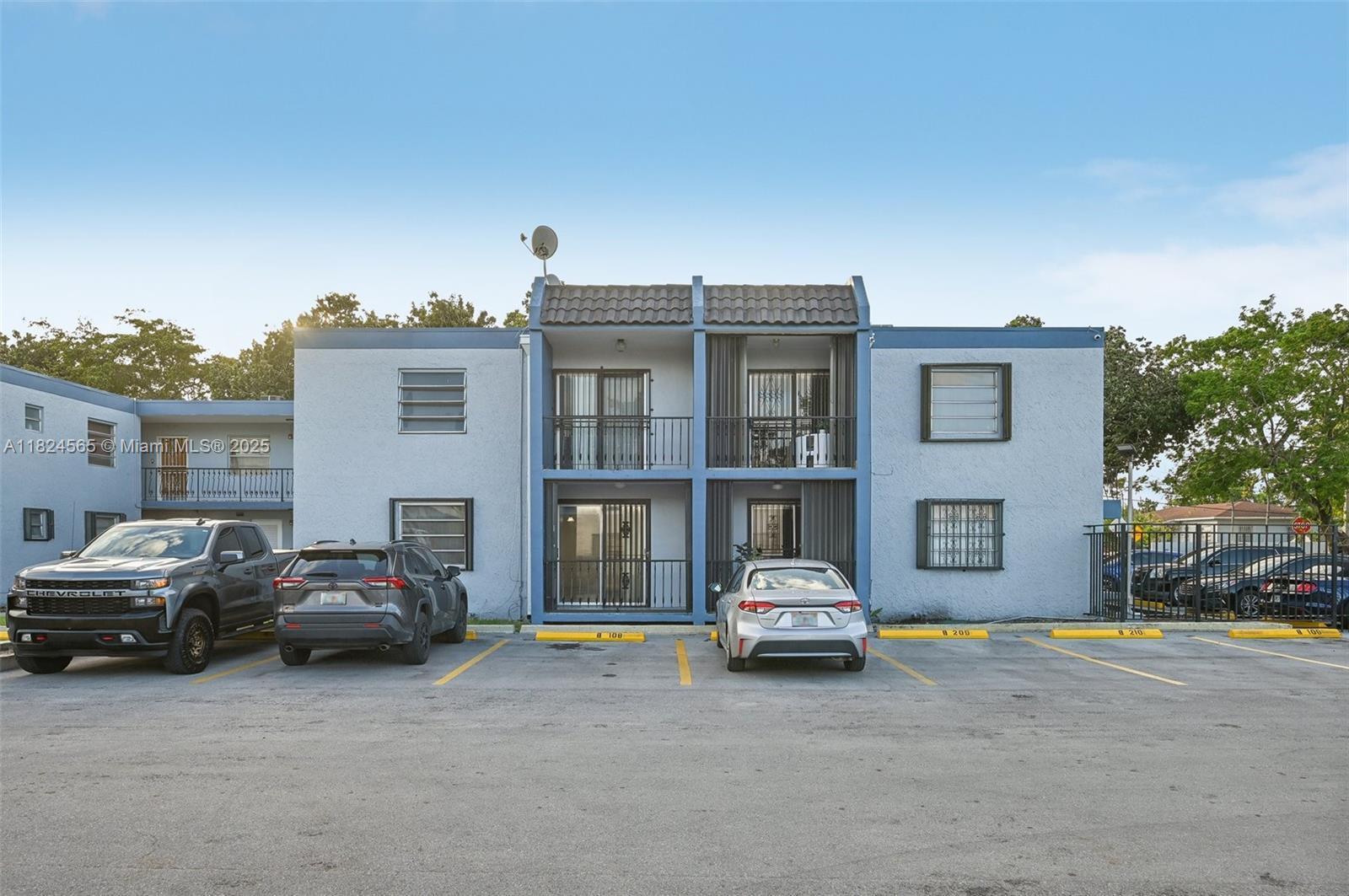 Building Photo - 145 SW 30th Ct
