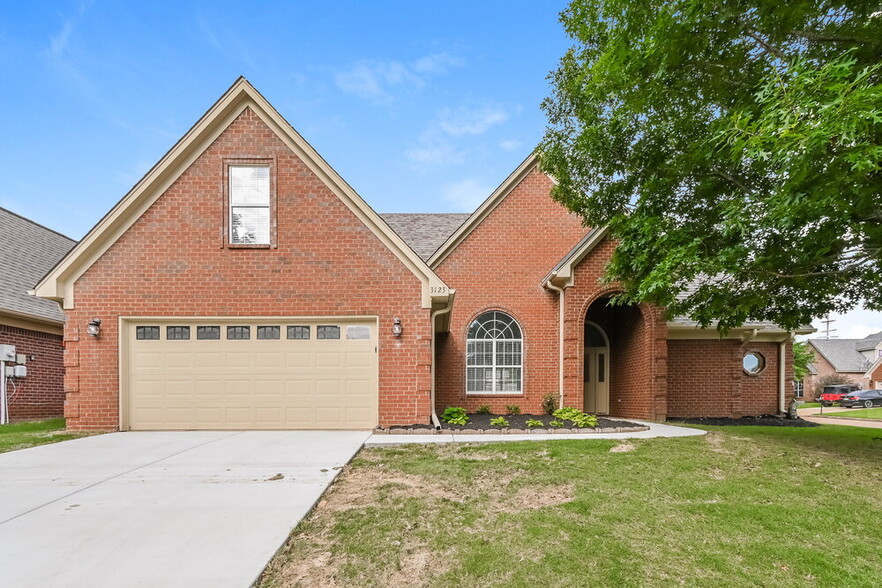 Primary Photo - 3123 Quartz Dr